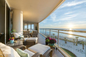 Luxurious Beachfront Retreat With Gulf Views